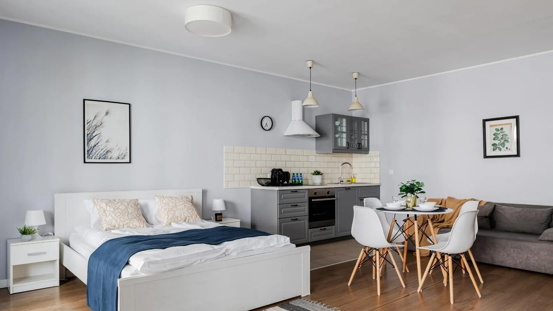 West Station Apartments By Arrenda Warsaw 0*,  Poland